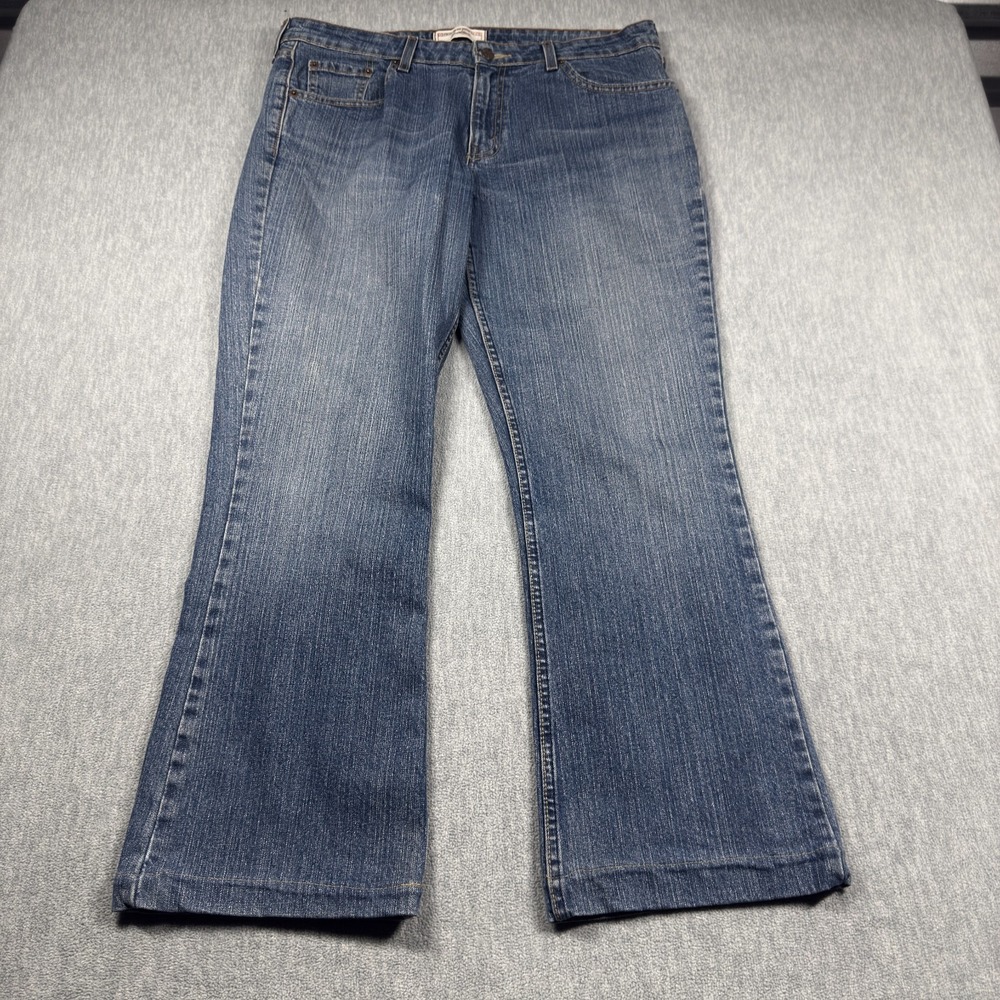 LEVI'S Signature Jeans Womens 14 Medium Blue Low Rise Bootcut Stretch Denim Pant